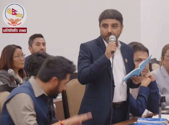 प्रधानमन्त्रीको अनुहार नै हेर्न परेको हो ? : कविन्द्र बुर्लाकोटी